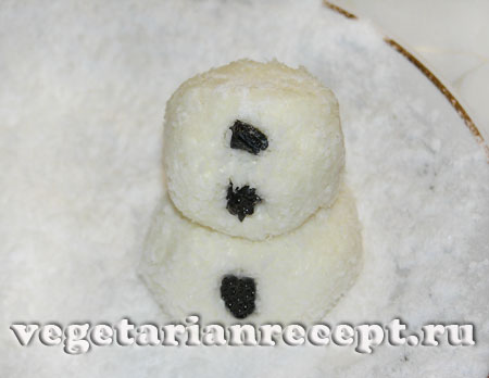 Снеговик своими руками из старых шапок