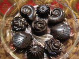 Шоколадные конфеты с черносливом и орехами
