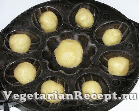 Приготовление орешков. Тесто в орешнице (фото)