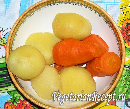 Картофель и морковь для приготовления окрошки
