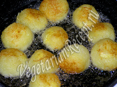 Картофельные шарики - обжаривание во фритюре