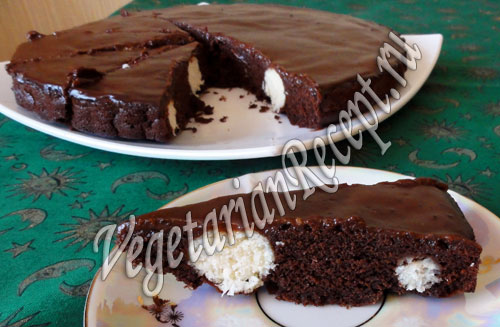 шоколадный пирог с творожными шариками рецепт