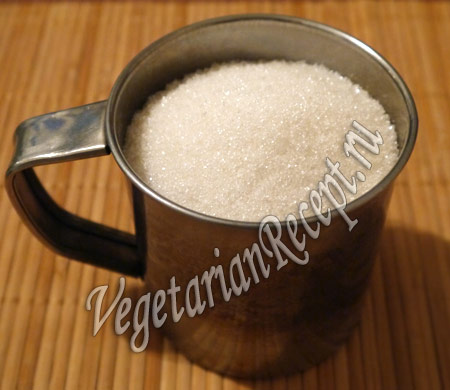 добавляем сахар в квас без дрожжей