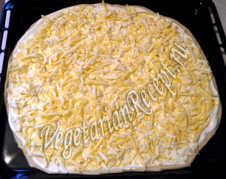 пирог с огурцами - слой сыра
