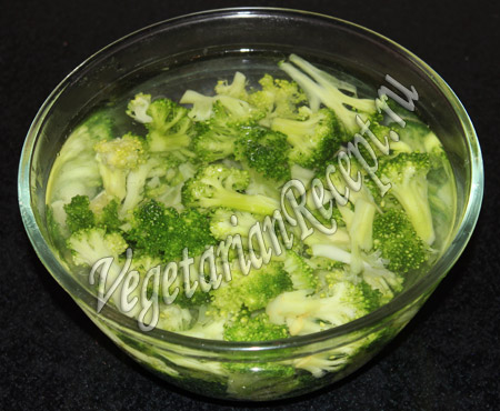 салат с фасолью и брокколи - шаг 2
