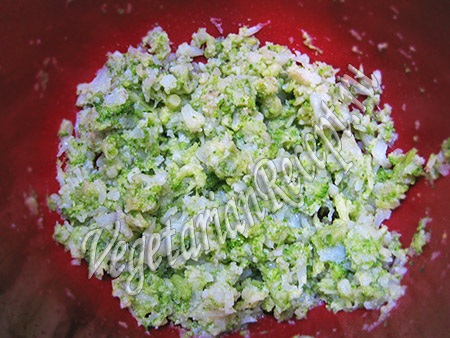 измельченные цветная капуста и брокколи