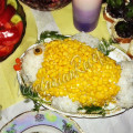 Салат “Рыбка” с кукурузой и рисом