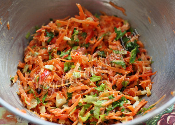Морковный салат с кешью